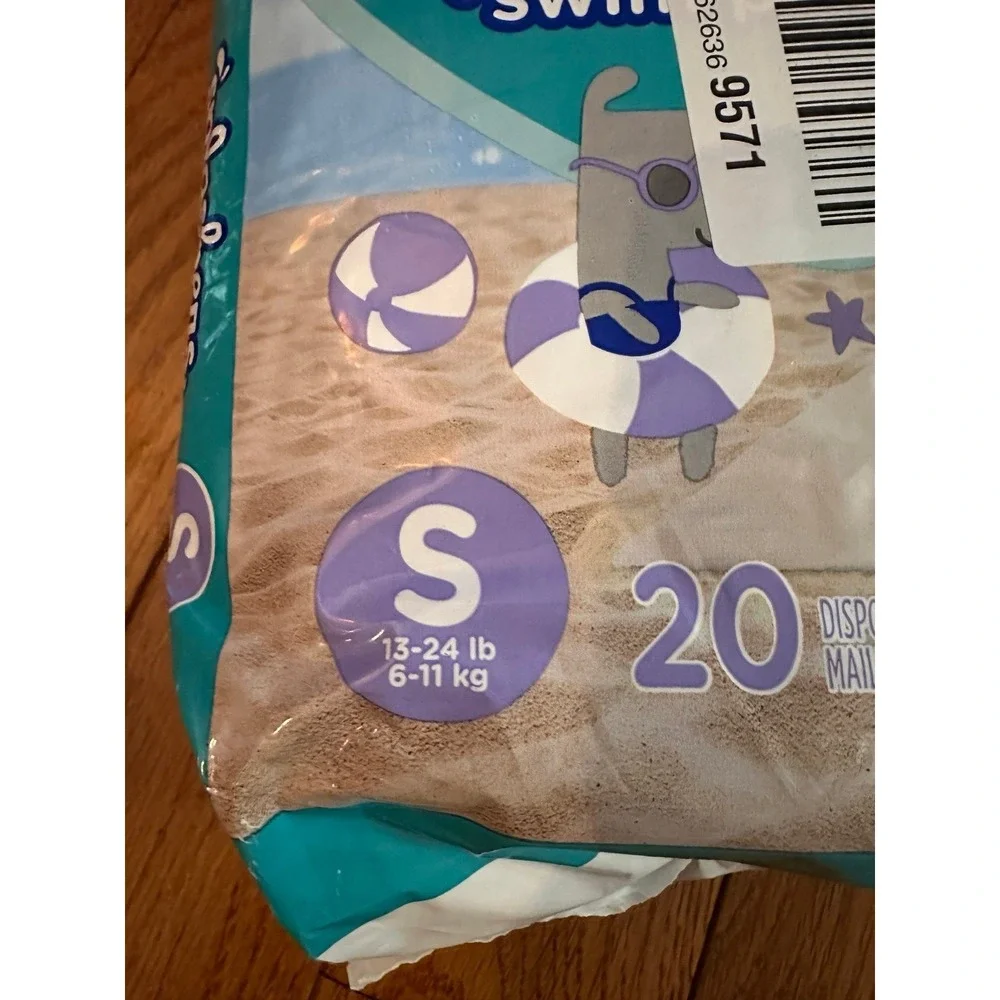 New pampers splashers Swim Diapers Small  20 pack